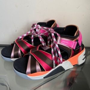 Marc Jacob’s chunky sporty sandals